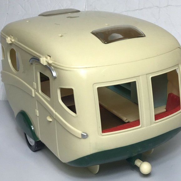 Calico Critters Caravan Family Camper 2018 Cream Green Model #CC2134 - Picture 2 of 14